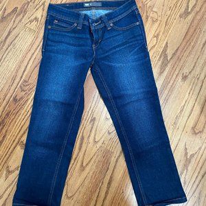 Levis crop jeans